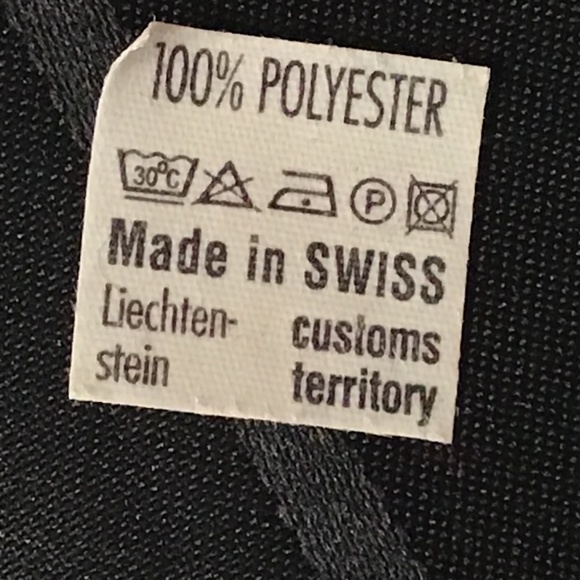 NWOT Lace Christmas Runner and 6 Placemats with embroidered details - Picture 8 of 9